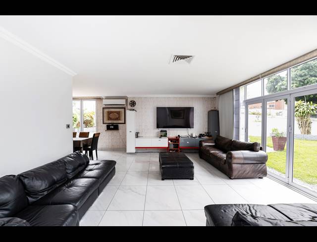 3 BEDROOM APARTMENT FOR SALE IN MORNINGSIDE